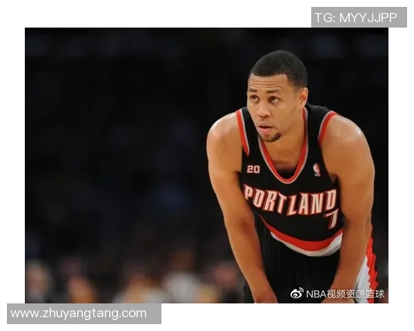 足球明星的辉煌与陨落:从巅峰到突然下坠的心路历程 足球明星的辉煌与陨落:从巅峰到突然下坠的心路历程